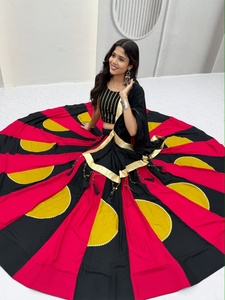 Spécial Navratri : Lehenga en coton avec motif Kali Stitch, Choli avec travail Gamthi et Latkan, et Dupatta en dentelle Gota Patti prête à porter - Product Image 1