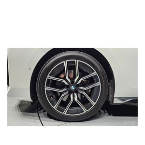 BMW Serie 7 740i XDrive M Sport 2024, 15,755 km, Caja de Cambios Automática, Volante a la Izquierda - Product Image 5