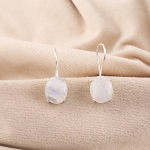 Pendientes de plata de ley 925 Niharika Gems con piedra lunar arcoíris para mujeres y niñas, ideales para fiestas. - Product Image 1