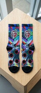 Ensemble de chaussettes jacquard brodées avec des symboles fantastiques, dague rouge, emblème vert, design anneau noir, spandex/nylon, usage quotidien décontracté - Product Image 3