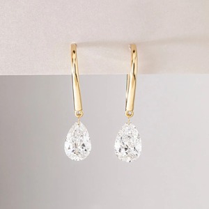 Pendientes de Diamante Corte Pera con Gancho de Pescado en Oro Amarillo de 14K, Clásicos Solitarios para Mujer - Product Image 3