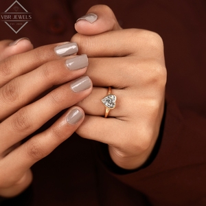 Anillo de Diamantes con Bisel en Forma de Corazón Romántico, Oro Amarillo, Joyería de Compromiso Solitario para Mujer, Regalo de Aniversario de Bodas - Product Image 5