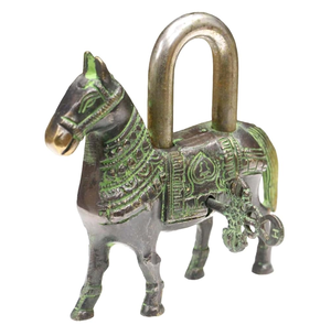 Cadenas en laiton antique en forme de cheval, fait main, en métal, vintage, décoratif équestre, objet de collection, décoration intérieure - Product Image 1