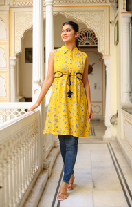Robe trapèze en rayonne à imprimé floral pour femme, couleur moutarde, sans manches, col chemise, style décontracté, mode estivale, robe occidentale pour le quotidien - Product Image 1
