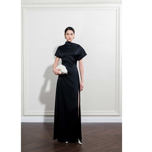 Robes Décontractées en Gros, Fournisseur ODM, Robe Asymétrique AVA, Robe Longue en Soie Élégante et Moderne à Manches Courtes pour Femmes - Product Image 2