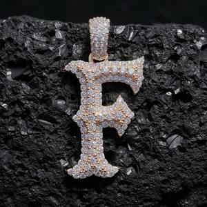 สร้อยคอจี้ตัวอักษรแบบกำหนดเอง ชุบเงินแท้ 925 ประดับมอสซาไนต์และไข่มุกน้ำจืด แบบช่องใส่ สร้อยฮิปฮอป สำหรับทุกเพศ - Product Image 3