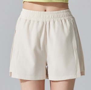 Shorts de sport pour femmes respirants et à séchage rapide, pour la gym, le fitness, le yoga, la course à pied, avec 2 poches, logo personnalisé imprimé - Product Image 2