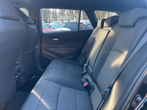 Toyota Corolla TS 1.8 Hybride Team D Bi LED DAB Caméra Sièges Chauffants Berline Hybride Automatique Économe en Carburant Voiture Écologique - Product Image 4
