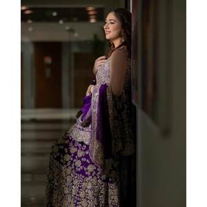 Conjunto de traje de diseñador para mujer con trabajo de hilo y secuencia - Product Image 2