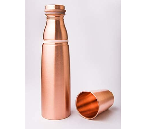 Bouteille d'eau en cuivre à prix avantageux, style luxueux, avec motif martelé solide. - Product Image 1