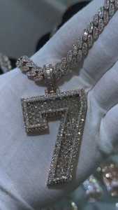 Colgante Unisex de Plata 925 con Moissanita Número 7, Estilo Hip Hop, Hecho a Mano, Corte Brillante Redondo, Bañado en Rodio, Temática de Fiesta - Product Image 2