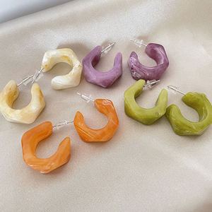 Pendientes de aro de resina modernos y gruesos, pendientes de aro abiertos con colores llamativos, pendientes geométricos de acrílico, artesanía retro de resina. - Product Image 6