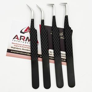 Cuchillo de Acero Inoxidable con Recubrimiento Negro Mate, Mango con Diseño de Corazón a 90 Grados, Punta Plateada Sostenible, Antimagnético - Product Image 5