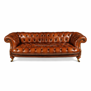 Magnifique canapé Chesterfield du XIXe siècle en cuir et noyer, avec capitonnage profond, accoudoirs roulés et design antique classique - Product Image 4