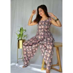 ชุดเดรสลายดอกสีเทาเข้มแบบสบายๆ มีจำหน่ายในไซส์ XS - Product Image 2