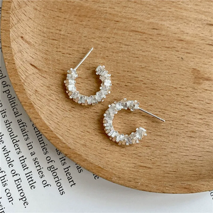 Boucles d'oreilles en argent sterling S925, style coréen, design de niche tendance, surface multi-réfléchissante, brillantes, effet argent cassé, bijoux d'oreille. - Product Image 3