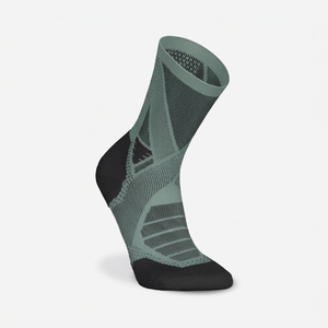 Wholesale Autumn Knitted Breathable Polyester Custom Logo <b>Running</b> Basketball <b>Socks</b> Athletic Sports Crew <b>Socks</b> - Product Image 1