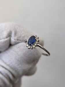 Anillo minimalista de zafiro azul, corte ovalado, zafiro azul real con halo, anillo de compromiso vintage para mujer, joyería. - Product Image 3