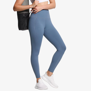Vente en gros de leggings et shorts personnalisés pour femmes, tenue de yoga, ensembles de sport pour femmes grandes tailles, respirants, fabriqués au Pakistan - Product Image 1