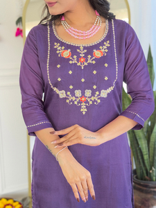 Ensemble kurta droite brodée en viscose pour femme, avec pantalon en viscose et dupatta imprimée jacquard - Product Image 4