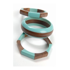 Bracelet classique en résine de silicone violette sculptée, motif géométrique mignon, large, élégant, décontracté, unique, sportif, bijou unisexe pour femme - Product Image 6