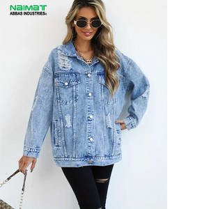 Chaqueta vaquera azul claro premium para mujer, estilo oversized, desgastada, con rotos, de algodón, tipo camionero, abrigo retro de moda, prenda exterior para dama. - Product Image 1