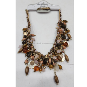 Collier en résine rectangulaire multicolore fait main, écologique, thème amour, qualité supérieure, pour femme, d'Inde, look tendance, fermeture à vis - Product Image 4