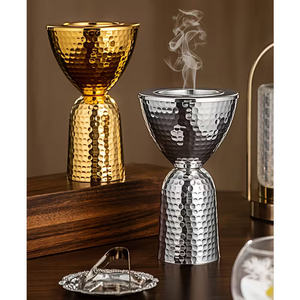 Encensoir Mabkhara moderne en or métallique, design architectural contemporain, pour résine d'Oud et encens. - Product Image 2