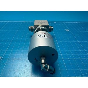 Vanne à diaphragme manuelle FUJIKIN 316L 486500, utilisée comme pièce détachée pour équipement semi-conducteur Legacy - Product Image 2