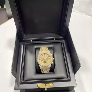 Montre de luxe pour homme avec diamants Moissanite et quartz, boîtier en acier inoxydable et accents glacés – Apparence élégante et tendance - Product Image 2