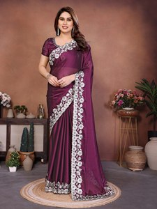 Sari de Chifón Morado Elegante de NiMa Creations, con Bordado Floral Blanco, Estilo Indio-Pakistaní, Largo hasta el Suelo, para Bodas - Product Image 1