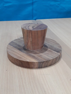 Soporte de pastel de madera de acacia ecológico con logotipo personalizado, diseño cuadrado rústico Vintage único para restaurante y fiestas de boda - Product Image 2