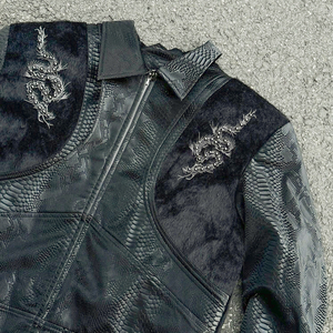 แจ็คเก็ตหนังผู้ชายแบบกันน้ำ ดีไซน์คุณภาพสูง สีดำ ลายนูน แจ็คเก็ตหนังแบบสั้น ซิปหน้าบุด้วยขนสัตว์ - Product Image 4