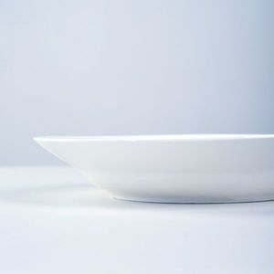 Modern 9.5 Inch Salad Serving Dinner Plates Set 6 White-Dishwasher Microwave Oven Safe Scratch Resistant - Product Image 4