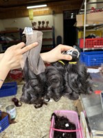 Extensions de cheveux humains vierges vietnamiens courts, bouclés et rebondissants, tissage double à la machine, toutes cuticules alignées, couleur naturelle