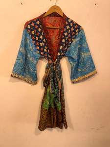 Kimono court patchwork bohème en polyester et soie à imprimé floral - Robe de bain kimono pour femme, idéale pour les fêtes estivales à la plage - Product Image 2