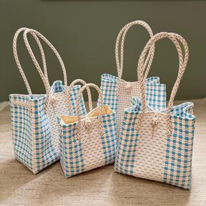 Ensemble de sacs fourre-tout tissés à carreaux pour femmes, sacs à main à motif noir et blanc, poignées en corde, design écologique, prix d'usine Indonésie - Product Image 5