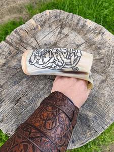 Chope à bière en corne de buffle polie, style animalier, écologique, taille et logo personnalisables - Product Image 4