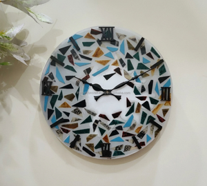 Horloge murale ronde en résine artisanale moderne, silencieuse, à mouvement mécanique, pour le bureau et la décoration de la maison - Product Image 1