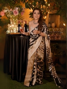 Sari KV para Mujer en Crema y Marrón con Estampado Animal y Blusa sin Coser - Product Image 6