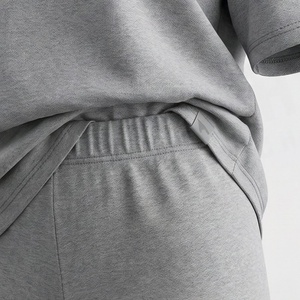 Ensemble décontracté 2 pièces pour femme : T-shirt gris uni à manches courtes en maille et short au-dessus du genou, coupe ample et respirante, idéal printemps-été - Product Image 5