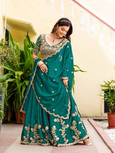 Emerald Green <b>Lehenga</b> Choli Set Gold Embroidered Traditional Indian Pakistani Outfit for Wedding Party <b>Women</b> - Product Image 3