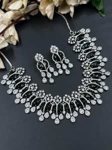 Conjunto de Collar con Diamantes Americanos en Plata, Collar con Circonitas Verdes, Joyería India, Joyería para Recepciones, Joyería Bollywood - Product Image 1