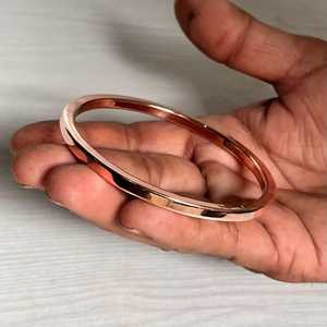 Pulsera Cuadrada Magnética de Cobre Grueso y Pesado, Joyería Unisex Hecha a Mano, Moderna y Minimalista, Apilable - Product Image 2