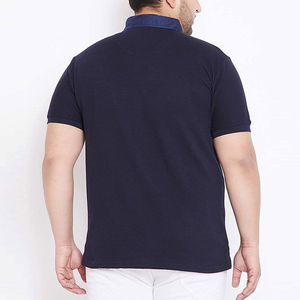 Polo homme bleu marine à manches courtes, col contrastant, poche poitrine, en coton respirant, personnalisable avec logo, pour usage décontracté, vente en gros - Product Image 3