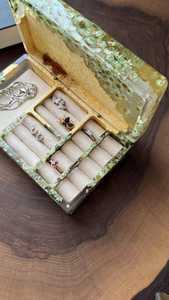 Caja de Joyería Artesanal de Resina Epoxi TIMELESS CRAFT con Patrón Floral e Incrustaciones de Hoja de Oro, Adorno Decorativo para el Hogar, Regalo - Product Image 4
