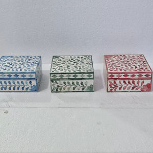 Boîte à bijoux artisanale en os incrusté, motif floral marocain, écologique, pour rangement décoratif, décoration de table, nouvel an - Product Image 1