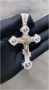 CONCEPTION Pendentif Croix Personnalisé en Moissanite, Style Hip Hop Rapper, Initiales Serties de Pierres, Plaqué Or 18K, Unisexe, Bijoux en Argent Sterling 925 - Product Image 3