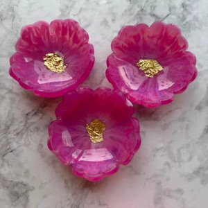 Bol décoratif en résine rose quartz scintillant fait main avec accents dorés – Idées de décoration intérieure, cadeaux, art en résine - Product Image 1