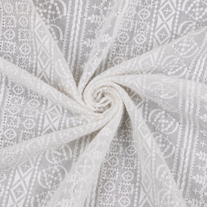 Tela de bordado Schiffli, tela de algodón para bordar, tela de encaje para fabricantes de prendas de vestir, marcas de moda boutique, exportación premium. - Product Image 1